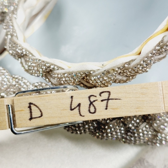 New Nine West Talip Ivory Glass Stone Embellished Heels D487 - Picture 15 of 15